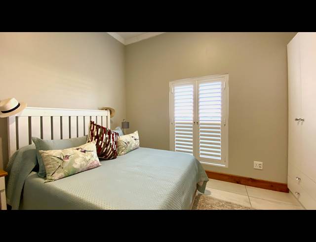 3 BEDROOM FREEHOLD FOR SALE IN PORT OWEN